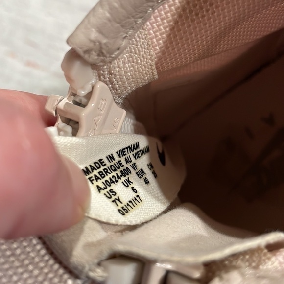 Nike SF Air Force 1 MidSilt Red Canvas Mid Top Sneakers - Picture 2 of 11